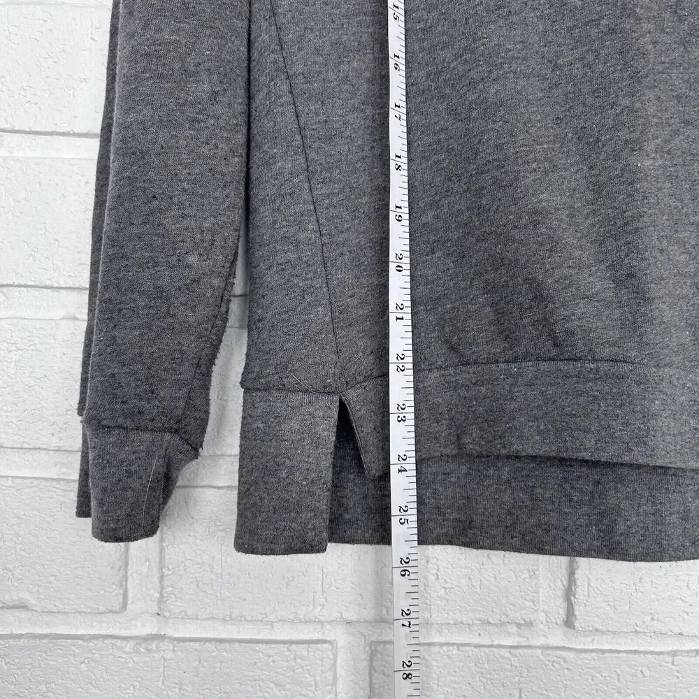 Juicy Couture Women Sweatshirt Medium Gray Graphic Lips Sequin Pullover Vintage - Picture 4 of 7